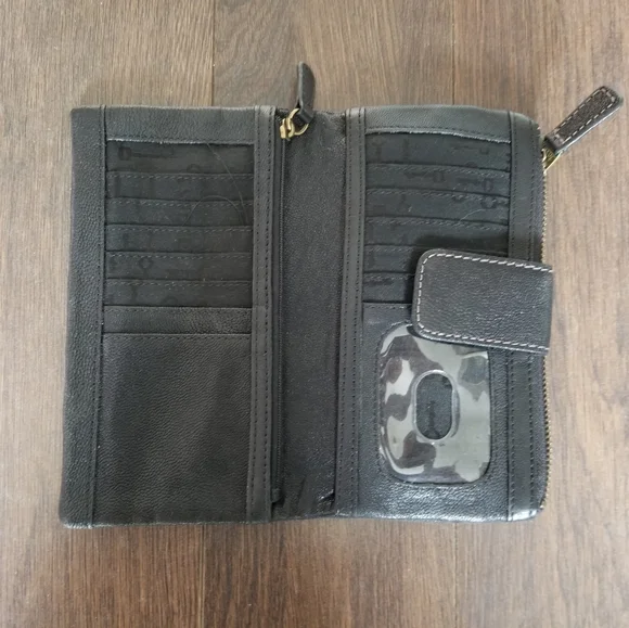 Black Leather Fossil Clutch+Wallet Hybrid - Picture 7 of 8